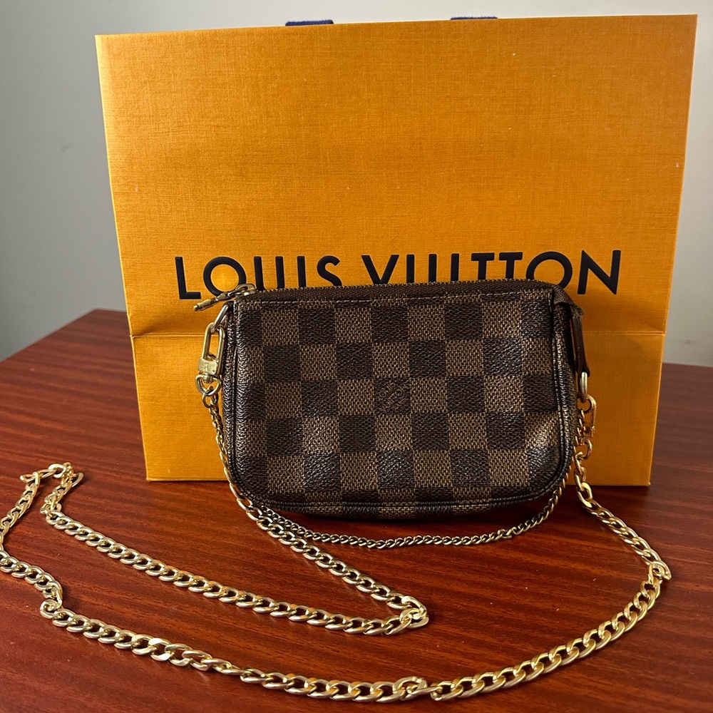 LOUIS VUITTON Damier Ebene Mini Pochette Accessories